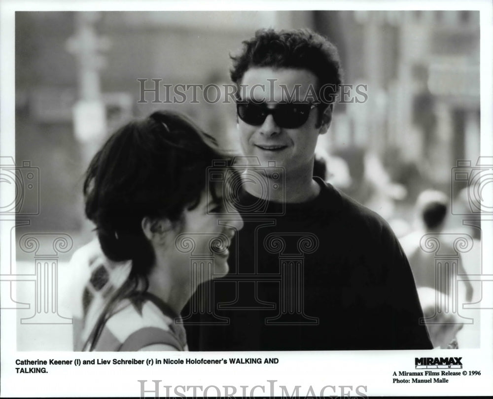 Press Photo Catherine Keener and Liev Schreiber in Walking and Talking - Historic Images