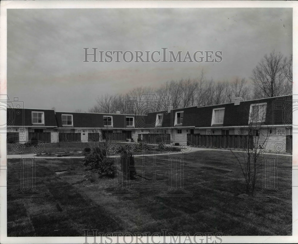 1971, Town Houses Concord Square, Candleberry Lane - cvb31546 - Historic Images