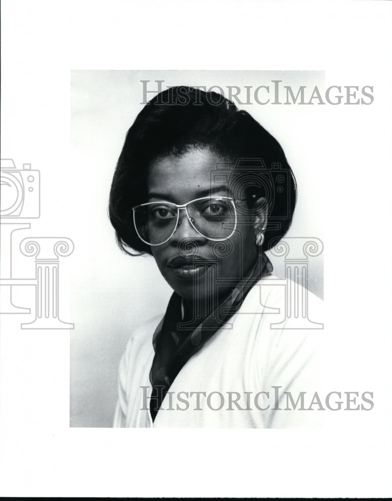 1992 Press Photo Sandra Clark-Business department writer - cvb31685 - Historic Images