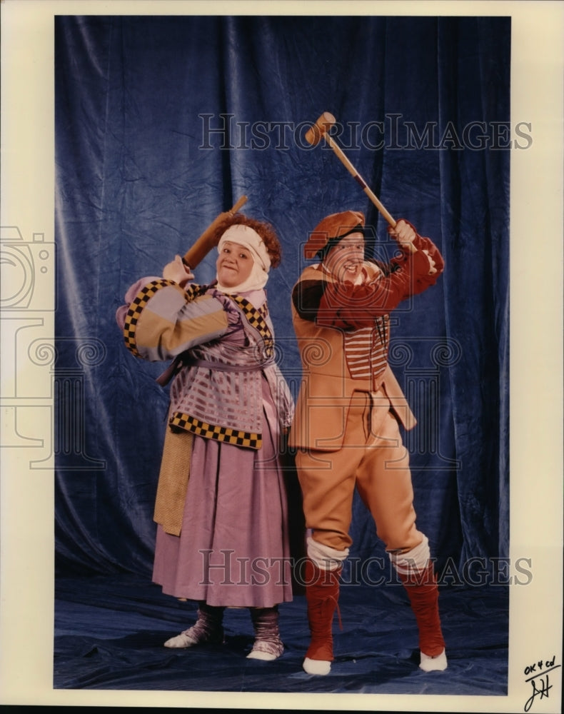 1995 Press Photo Casts of a Play "School for Wives" - cvb31727 - Historic Images