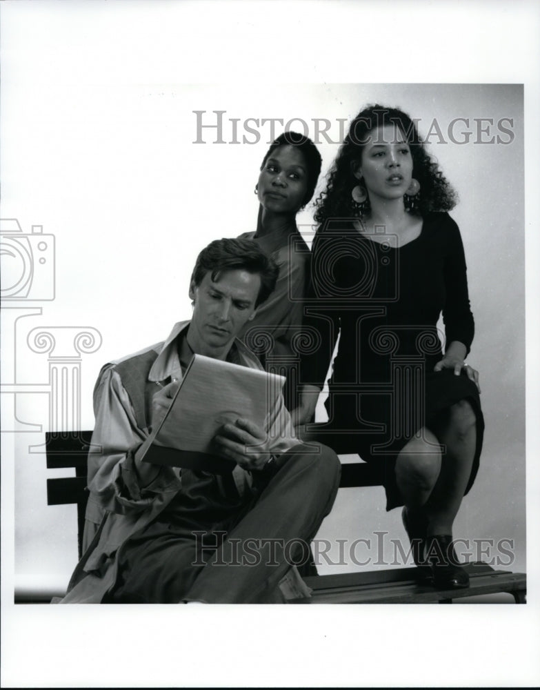 1991 Press Photo Walter Hudson, Toni Rowe &amp; Toni Ann Johnson in Say Zebra - Historic Images