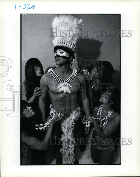 1990 Press Photo David Fabrizio om Savages - cvb31754 - Historic Images