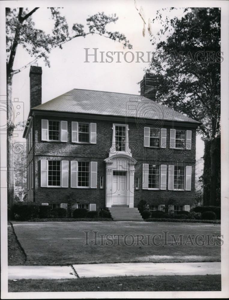 1963, Single standing prestigeous Townhouse at Lake Road - cvb31824 - Historic Images