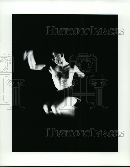 Press Photo Andrew del Harwood's Metamorphous - cvb31862 - Historic Images