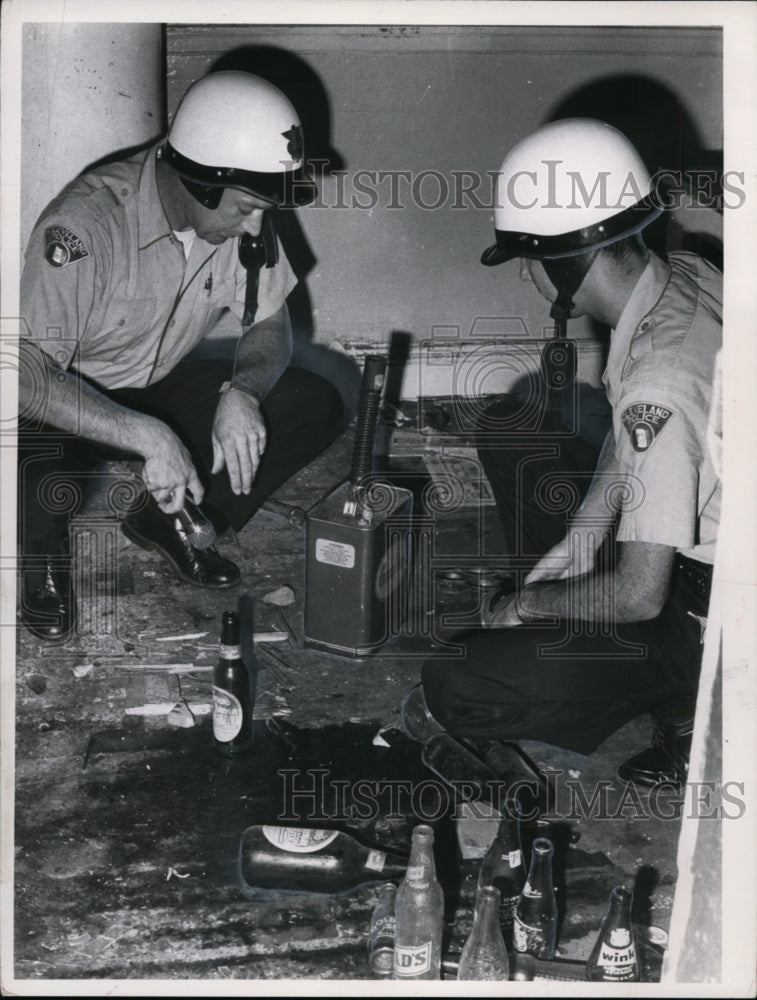 1966 Press Photo David Hicks and Richard Lebrowski Check Fire Bombs in Cleveland- Historic Images