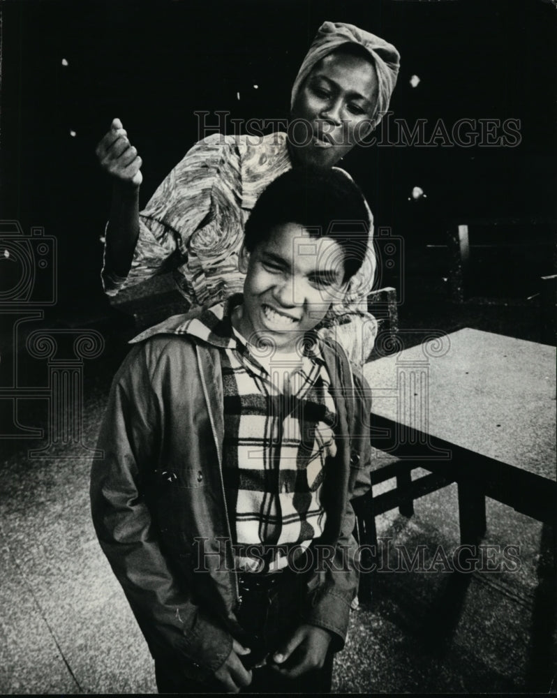 1974 Press Photo Ernestine Jackson and Ralph Carter in Raisin - cvb32131 - Historic Images