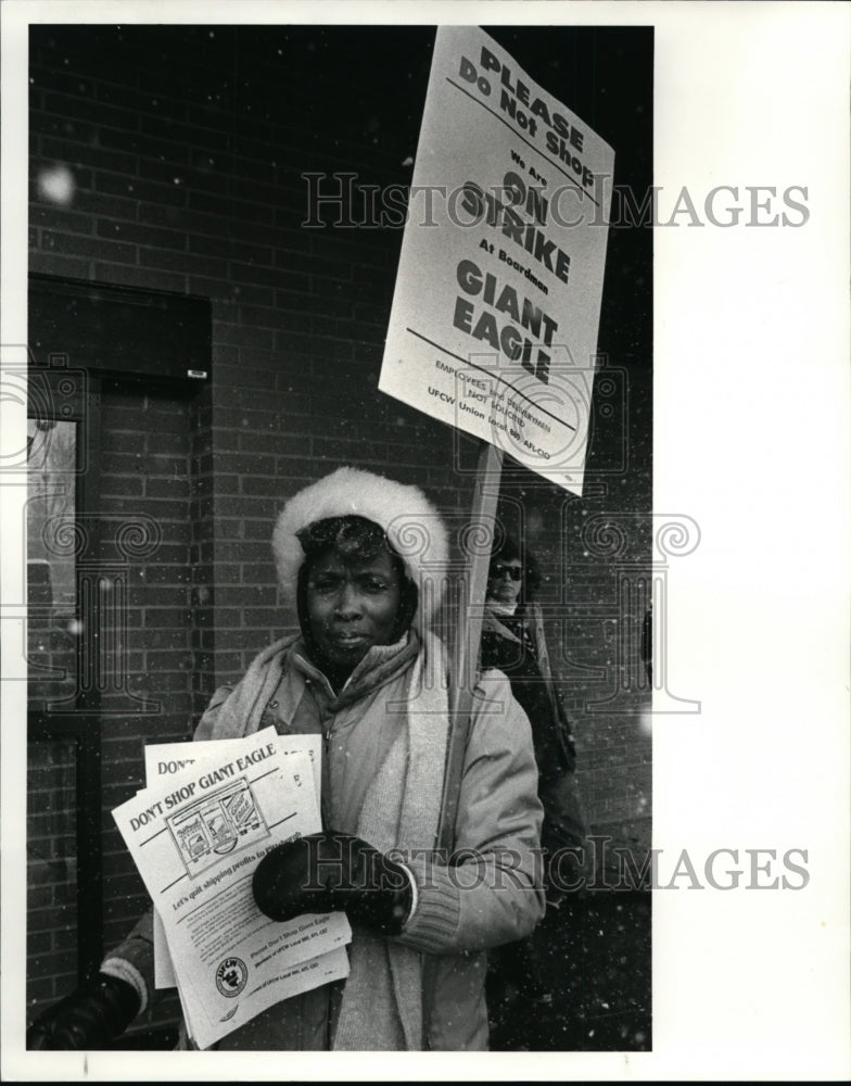 1987 Press Photo Mae Jackson-United Food and Commercial Workers Union Local 1880 - Historic Images