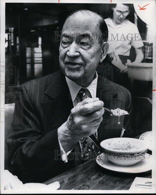 1975 Press Photo Thomas L. Fawik, Cleveland industiralist & inventor - cvb32278 - Historic Images