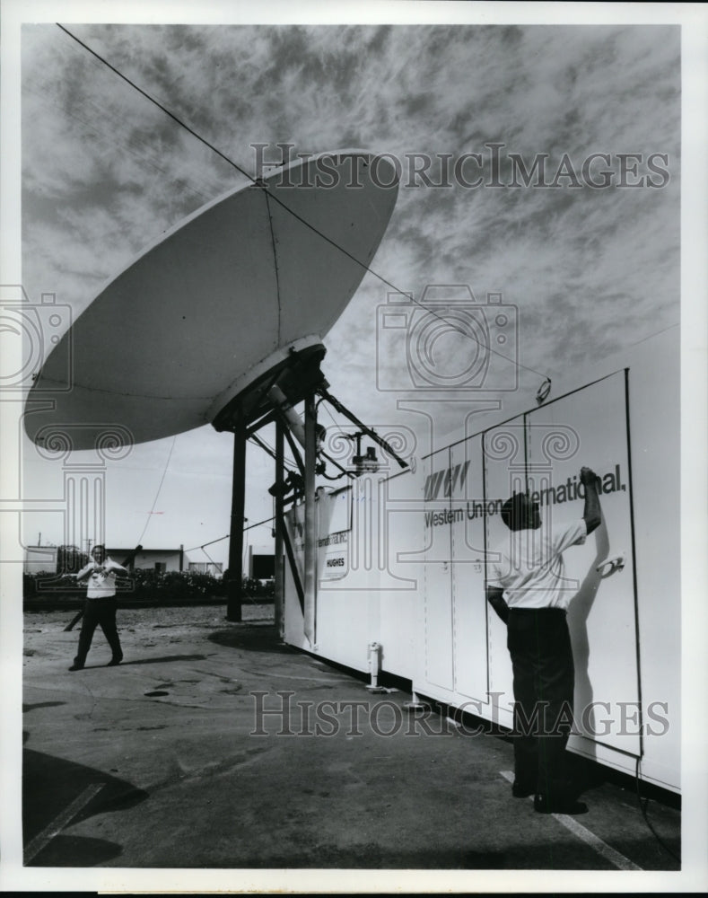 1971 Press Photo This transportable satellite earth station, which Western Union - Historic Images