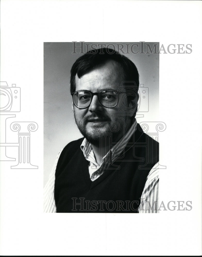 1991 Press Photo Bill Beuins of PD&#39;s Copy Desk department - cvb32364 - Historic Images