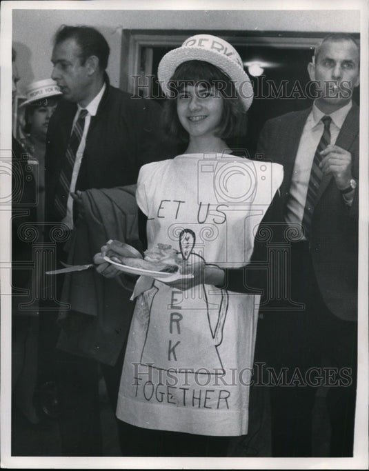 1969 Sherri Dixon, Ralph Perk dinner-Historic Images