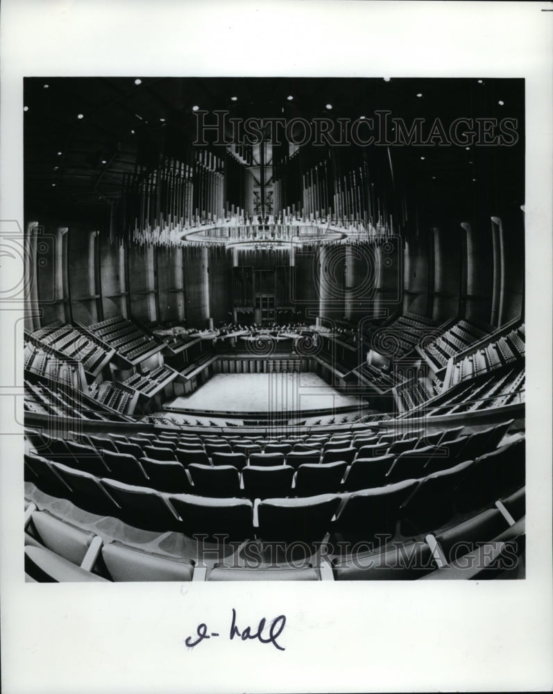 1982 Press Photo Canada, Ontario, Toronto, Buildings, Thompson Hall - cvb32405 - Historic Images