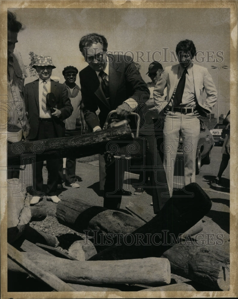 1973 Press Photo Mayor Ralph Perk - cvb32432 - Historic Images