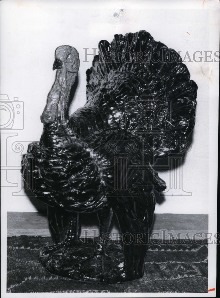 1975 Mrs. William G. Mather&#39;s China Turkey for Thanksgiving-Historic Images