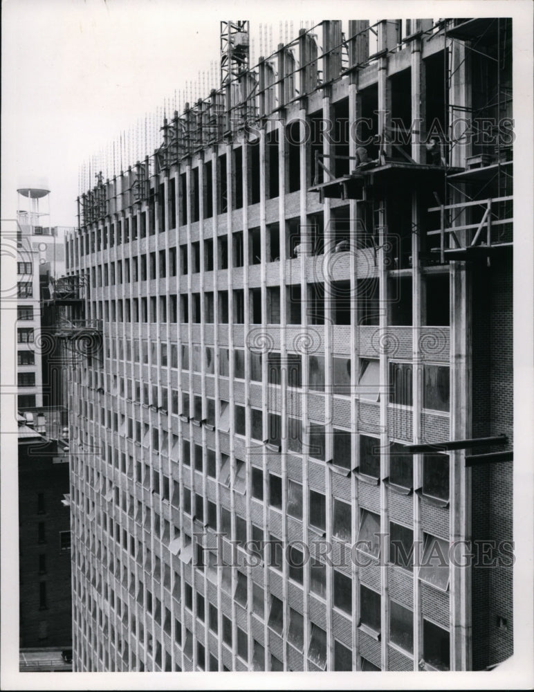 1967 Press Photo Finishing touch Chesterfield at E12th &amp; Chester Ave NE Building - Historic Images