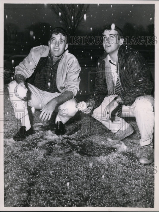 1962 Press Photo Steve Kane & Peter Bailey Gates at John Carroll University - Historic Images