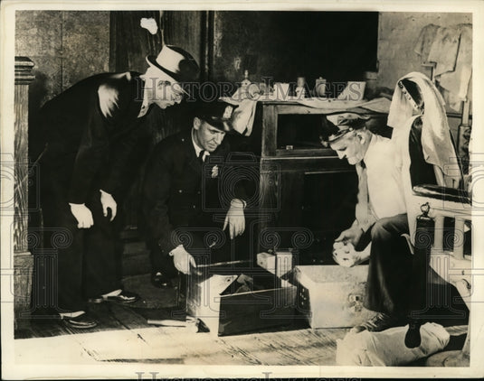 1934 Press Photo Commissioner Mac Cormick Cleans Out Welfare Island - cvb32738-Historic Images