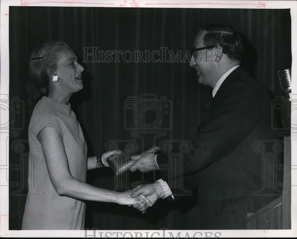 1968, Nan Barnhouse with Charles Percent at Press Club Awards - Historic Images