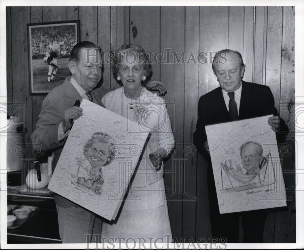 1973 Press Photo Kaye Slood &amp; John Ramp retire with Peter Bellany - cvb32910 - Historic Images