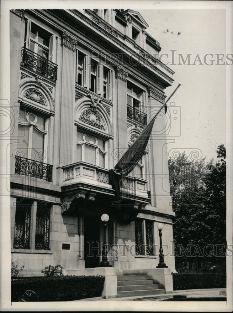 1932 Press Photo View of the French Embassy in Washington in mourning-Historic Images