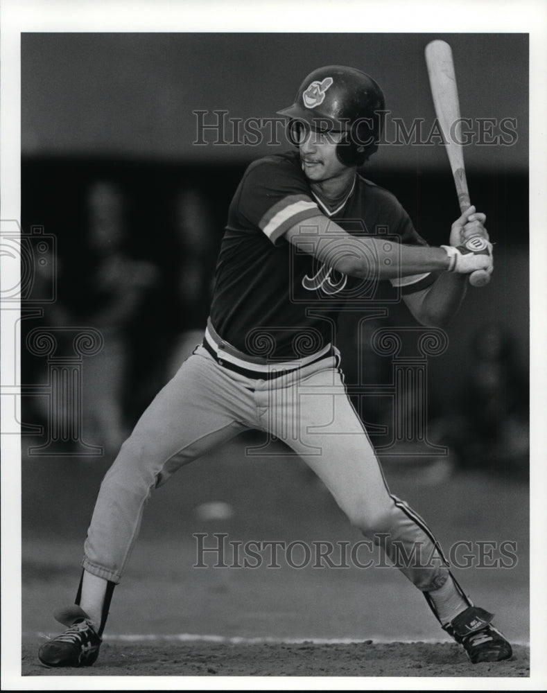 1986 Press Photo Mike Twardoski Swinging a Hot Bat in Batavia - cvb33423 - Historic Images