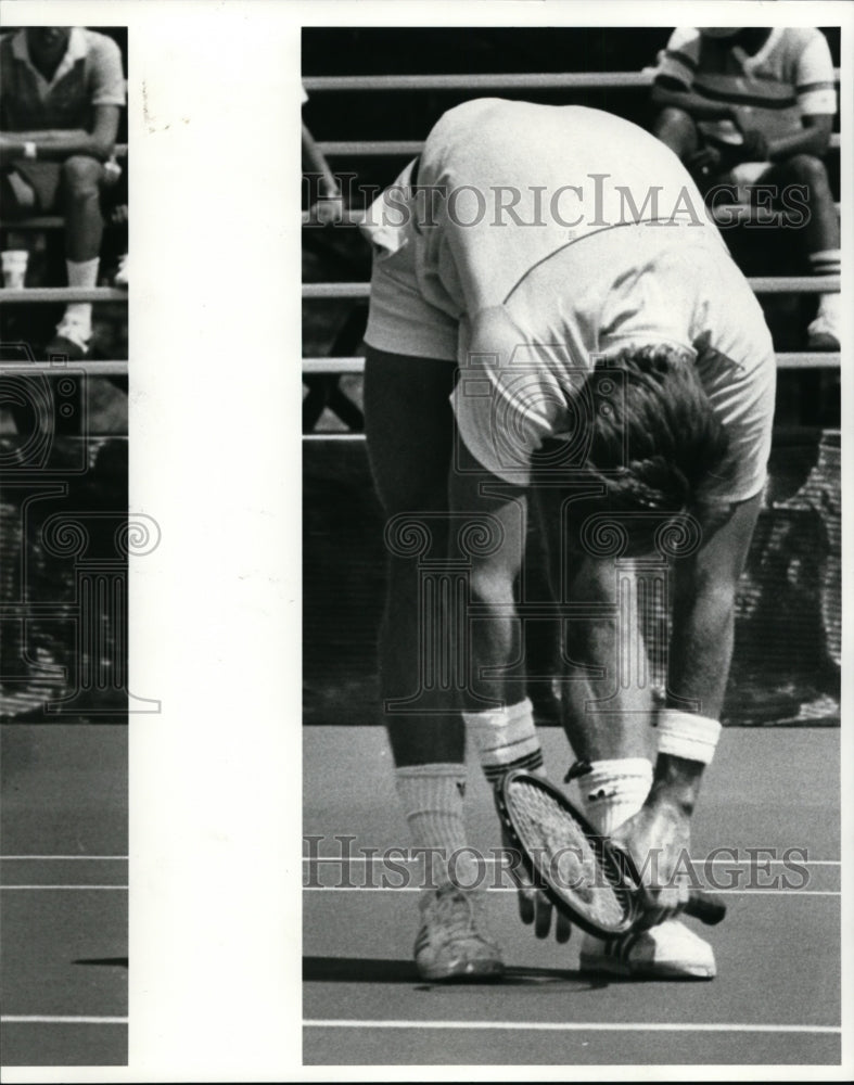 1983 Press Photo Marty Davis not happy with a shot he missed - cvb33494 - Historic Images