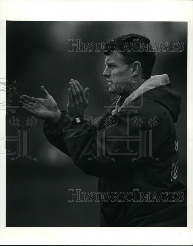 Press Photo Cliff Walton Hawken School Football Coach - cvb33580- Historic Images