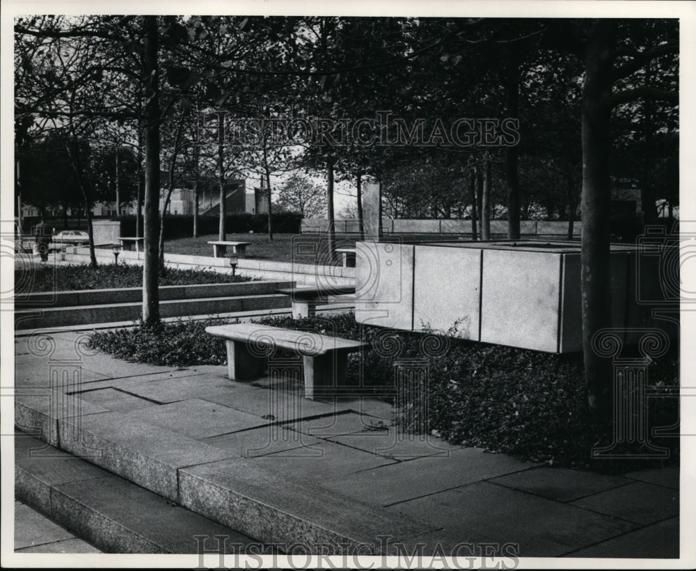 1971 Autumn Weather - Historic Images