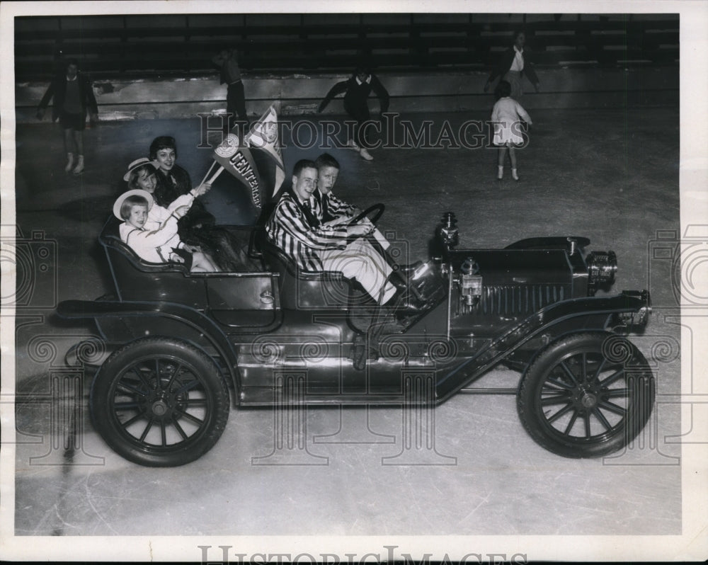 1961 Maxwell driven by Jim Barker at Cleveland Skating Club-Historic Images