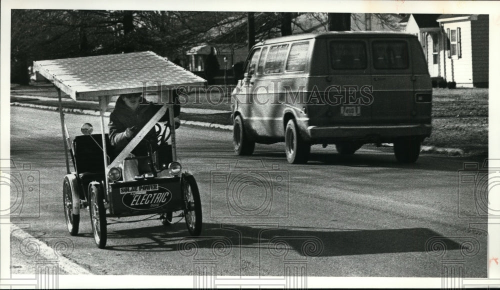 1980 Press Photo Auto Solar Power - cvb33924 - Historic Images