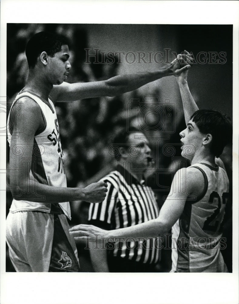 1988 Press Photo Eric Riley and David Wojciechowski-basketball players - Historic Images