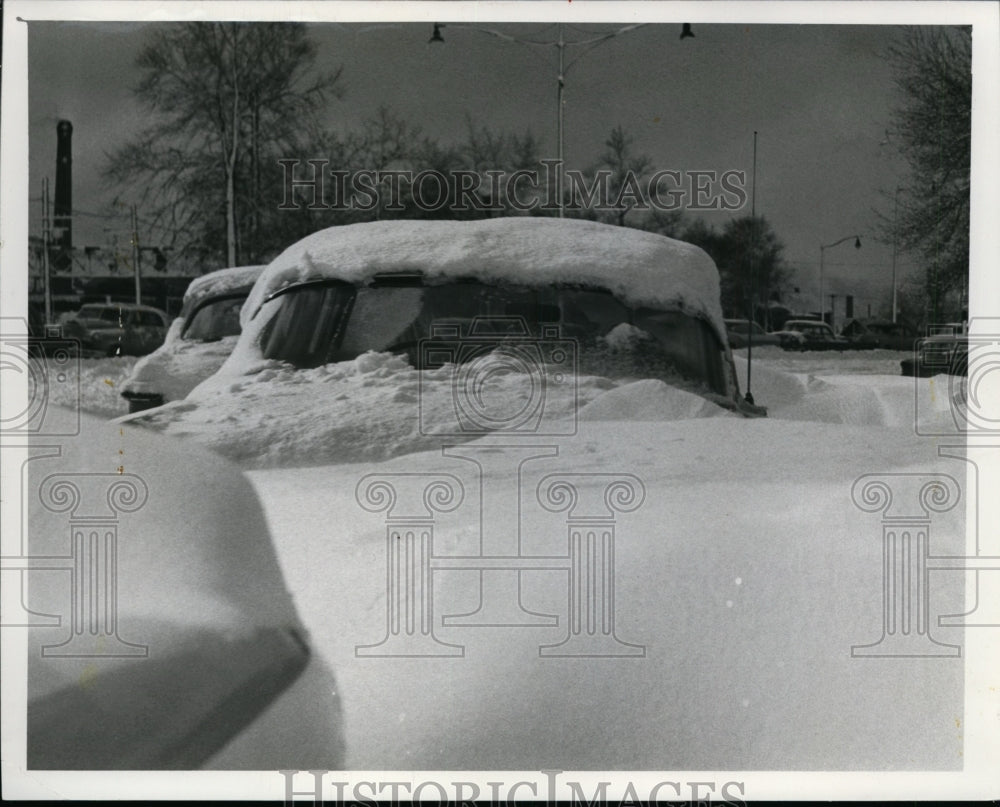 1957 Press Photo Gordon Park near Aquarium -cold weather - cvb34419 - Historic Images