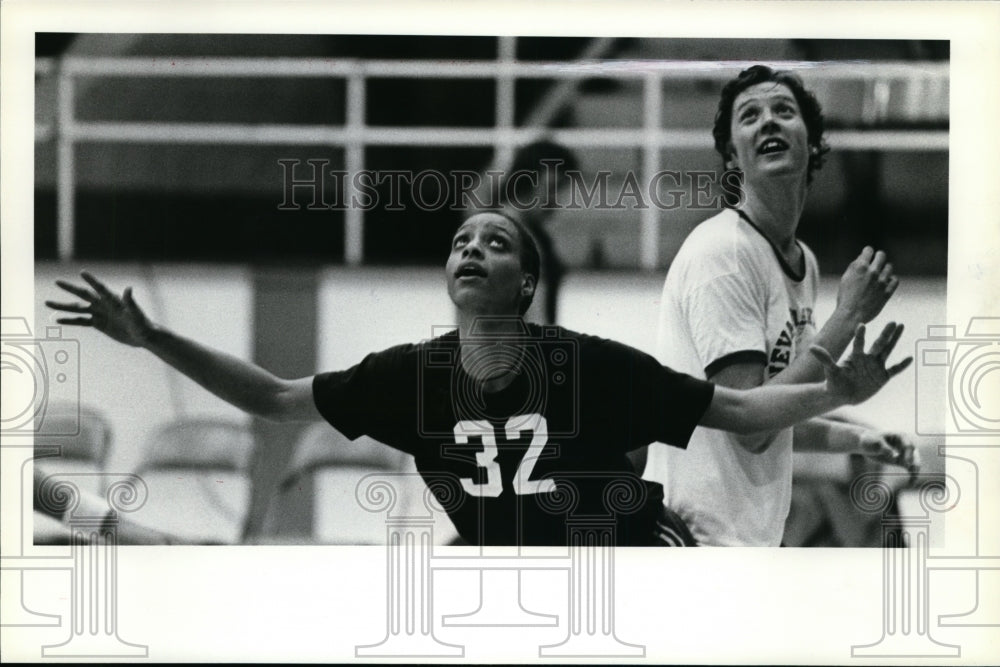 1979 Press Photo The Dayton Rockettes players, Angela Scott and Patty Buckalaw - Historic Images