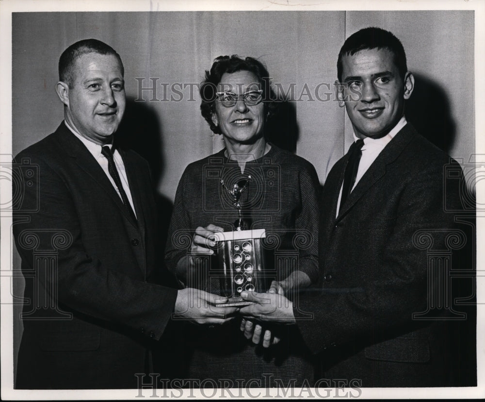 1964 Press Photo Joe Yore, Hugh Thompson, Mrs. John Yore - cvb34541-Historic Images