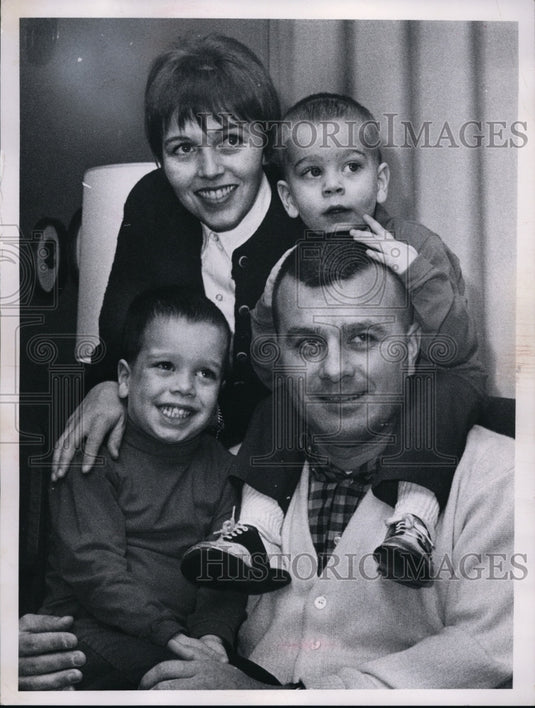 1967 Don Thall family near Betty Jo and David, front Jimmy and Don-Historic Images