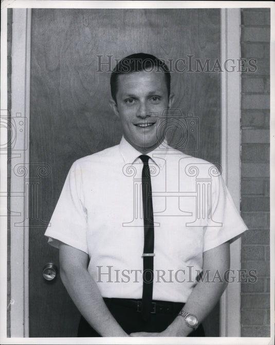 1969 Coach Bruce Lerch, Brecksville track-Historic Images