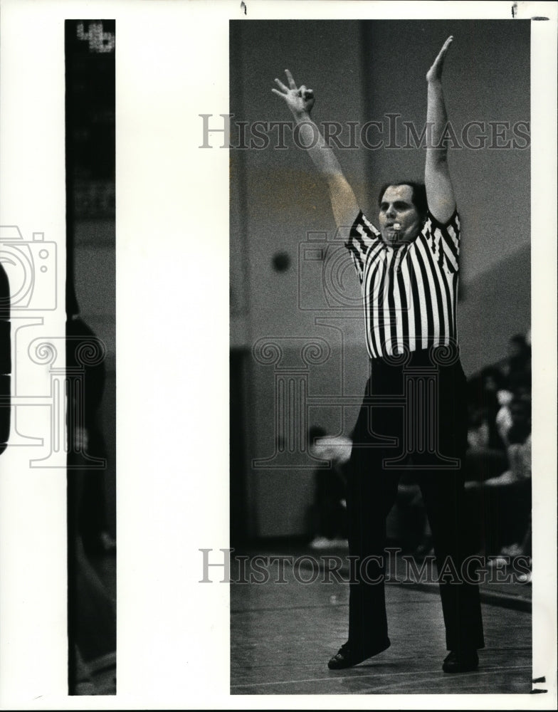 1988 Press Photo Ref Paul Spicuzza Cleveland Heights Vs St. Ignatius - cvb34787 - Historic Images