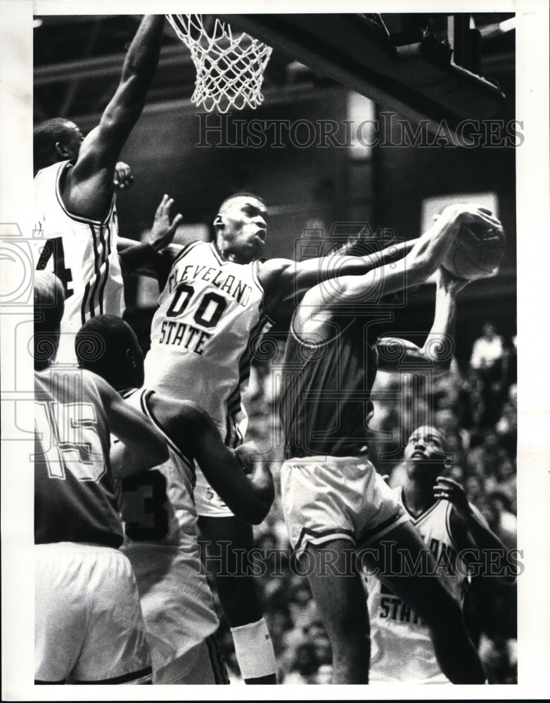 1987 Press Photo: Warren Bradley, CSU forward during first half of game - Historic Images