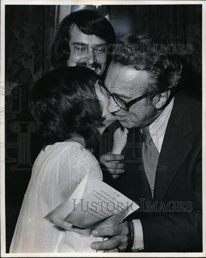 1972, Mayor Ralph Perk, first wedding performance - cvb34885 - Historic Images