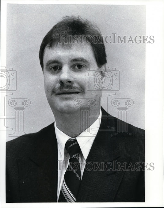 1988 Press Photo: C.S.U. Viking Team - Dan Garven Athletic Counselor - Historic Images