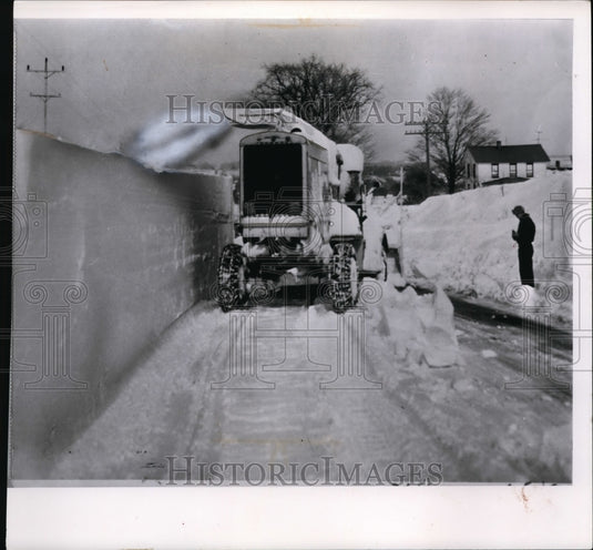 1960, Snow Weather - cvb35124 - Historic Images