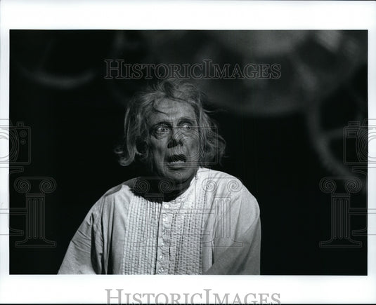 1995 Press Photo William Leach as Ebenezer Scrooge in "A Christmas Carol" - Historic Images