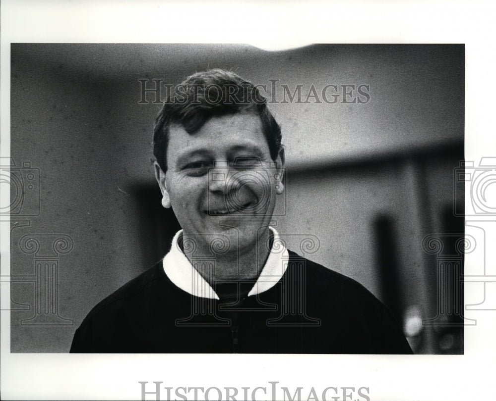 1986 Press Photo Bay Hi School Basketball Coaches Rich Voiers. - cvb35386 - Historic Images