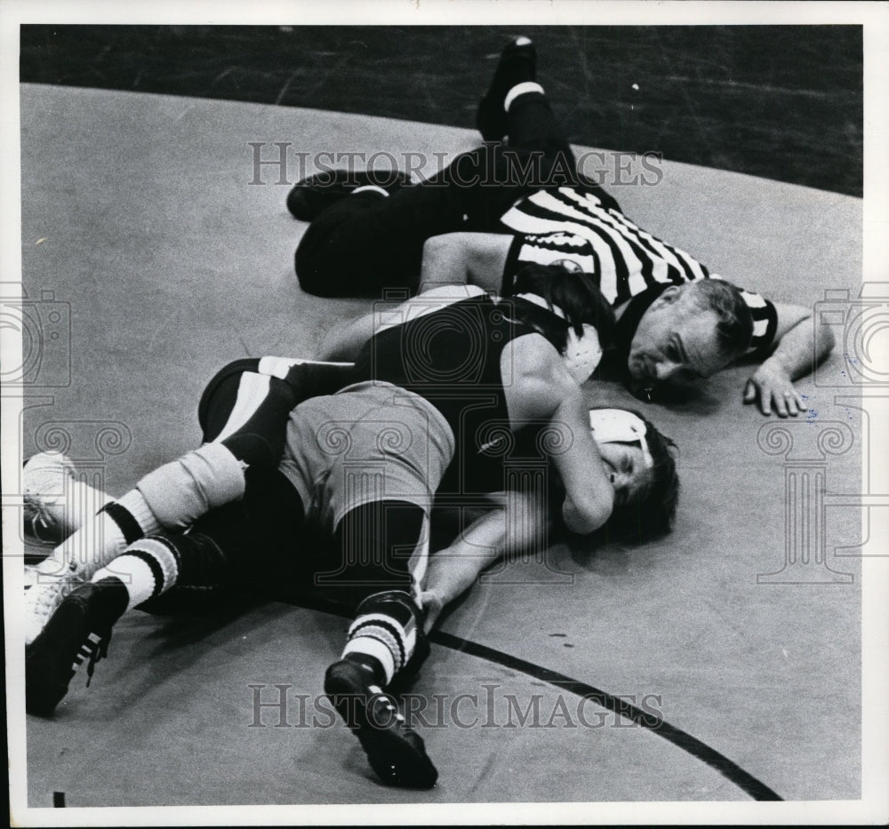 1972 Press Photo Mike Incorvaia Pinning Opponent John Egan - cvb35423 - Historic Images