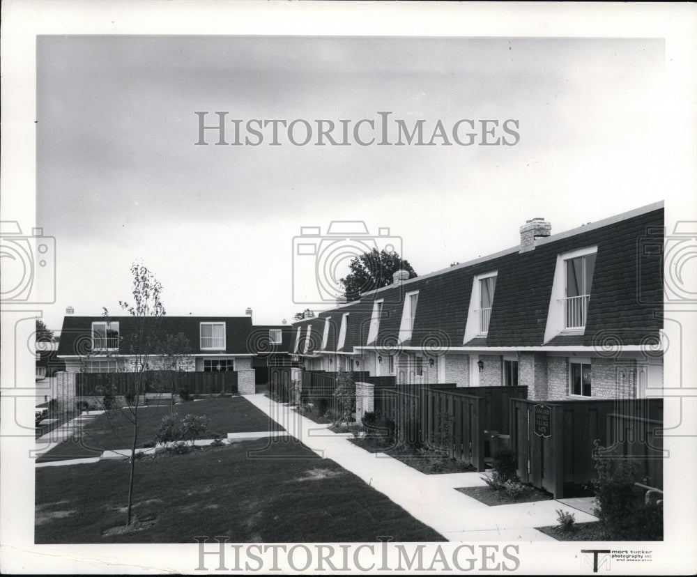 1972 Concord Square Condominiums-Historic Images