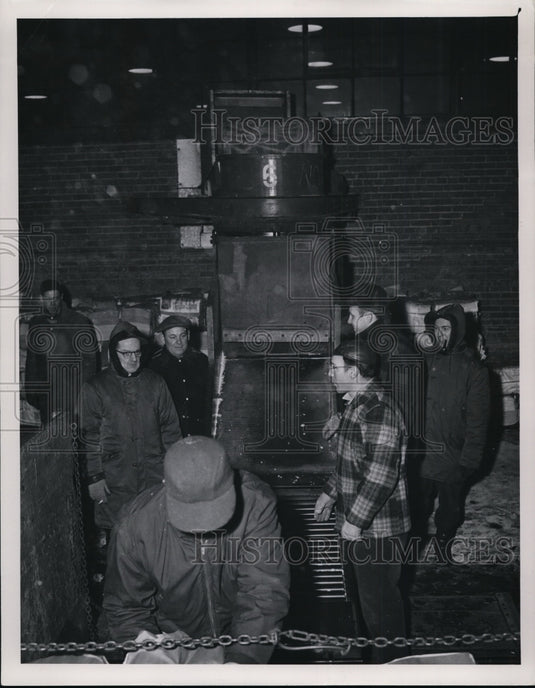 1968, Interior of the Plain Dealer building - cvb35820 - Historic Images