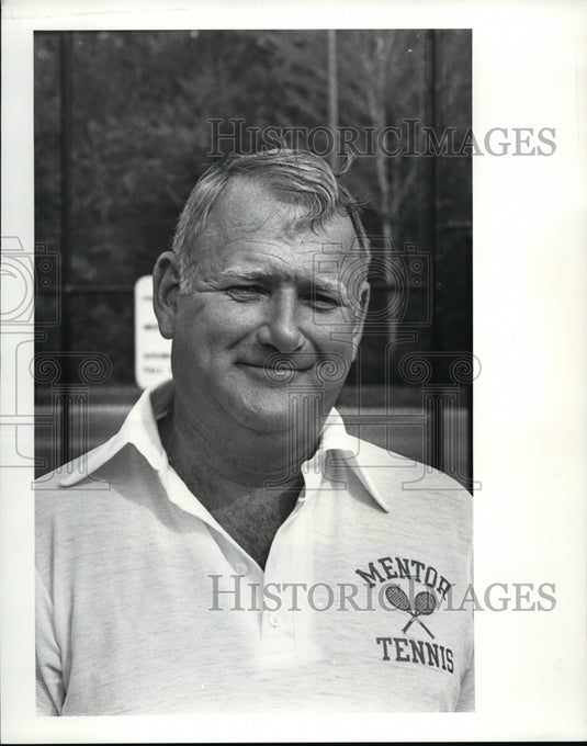 1985 Press Photo Mentor tennis coach Terry Wilson - cvb35899 - Historic Images