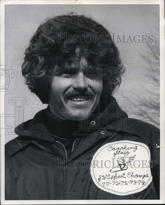 1975 Press Photo Wayne Gray, Coach Bay Trade Sports - cvb35967 - Historic Images