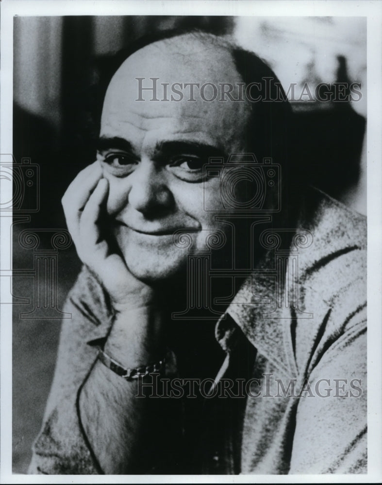 1984 Press Photo James Coco-The Curious Case Of Santa Claus - cvb36000 - Historic Images