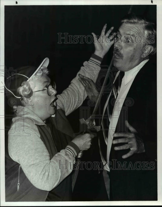 1982 Press Photo Mary Francis Fletcher and Don Dickens are part of "Deathtrap" - Historic Images